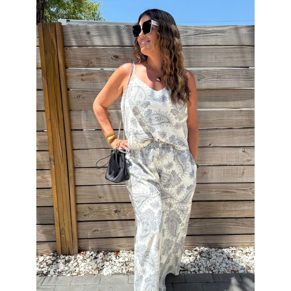 Pretty in Paisley Set, NWT Size Medium